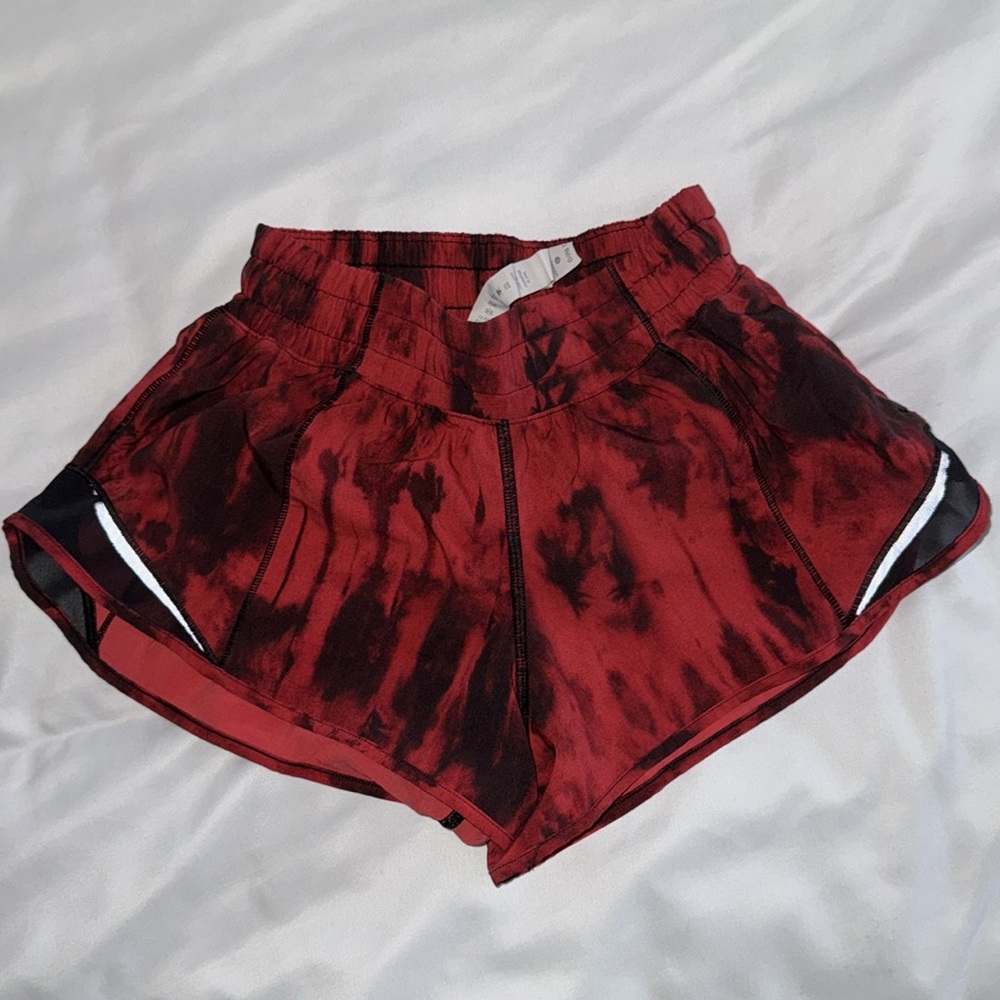 Lululemon Women’s Hotty Totty Workout Shorts in red / black, size 2, limited ED